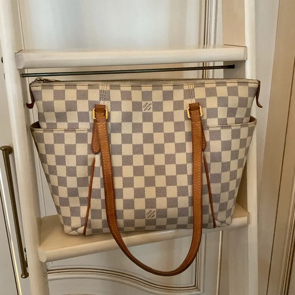 Authentic WHITE DAMIER AZUR - Picture 3 of 11